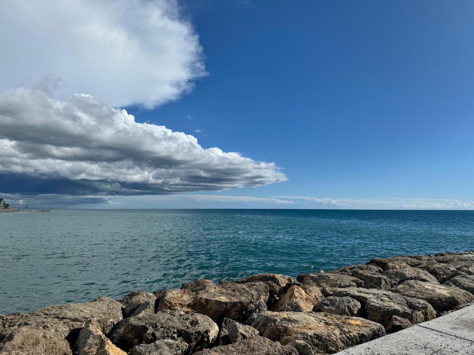 Brisas Del Mar Villa Caleta De Velez Buitenkant foto