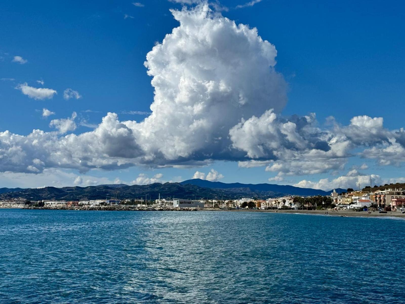 Brisas Del Mar Villa Caleta De Velez Buitenkant foto